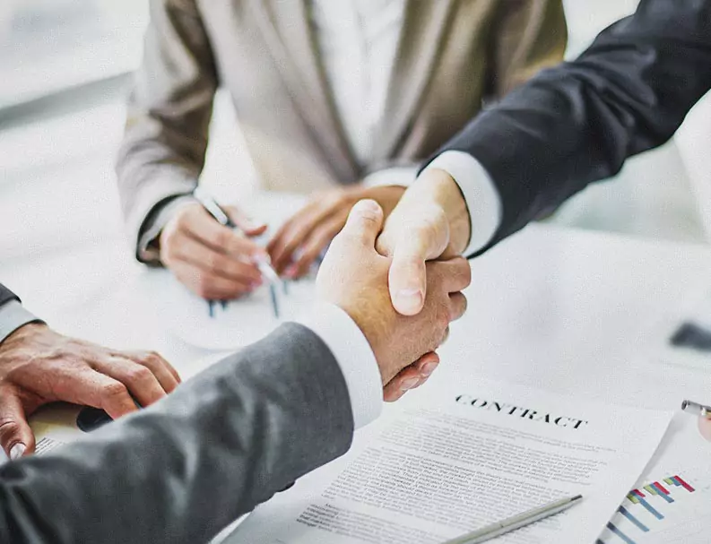 Two People are shaking the hand