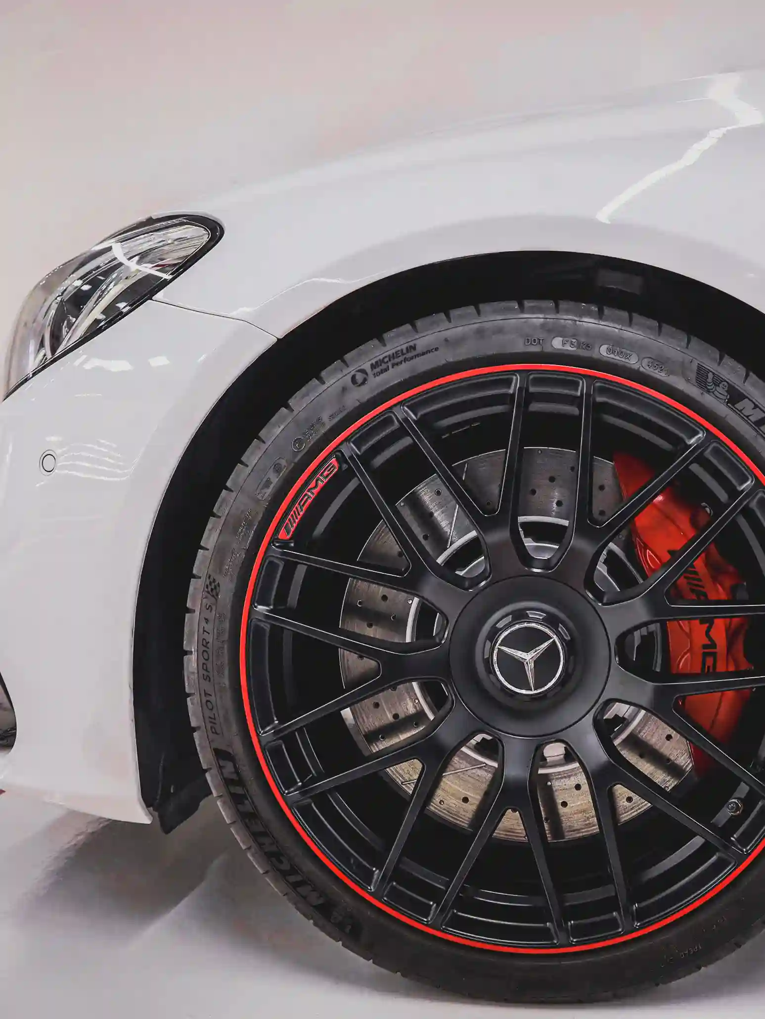 White Color Mercedes Tyre After Alloy Rim Installed 