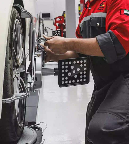 German Expert Fixing Wheel Alignment Machine