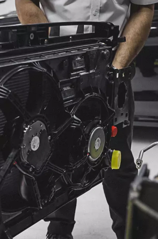 Two German Expert has carried Car Engine Cooling Fan Assembly