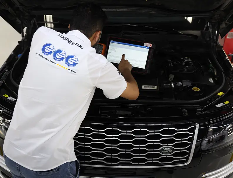 German Expert Scanning the Car Issues on Device